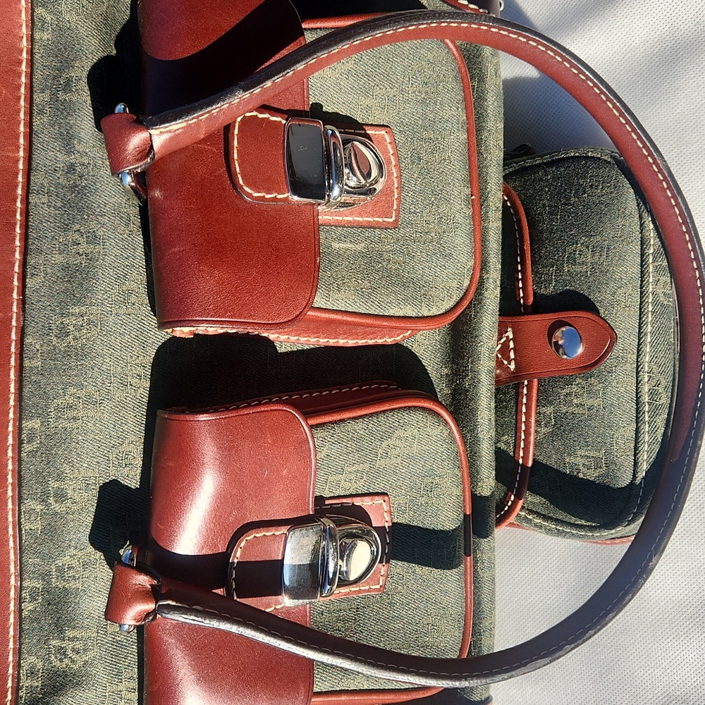 Dooney & Bourke Vintage Double Pocket Satchel w/ Flap, & Wristlet, EUC!! - Picture 16 of 16